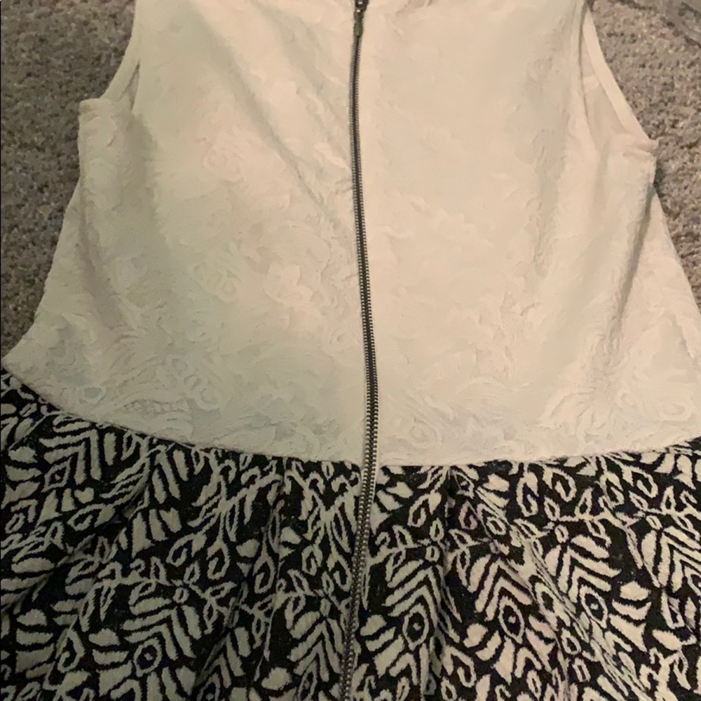 Dress - Picture 5 of 5